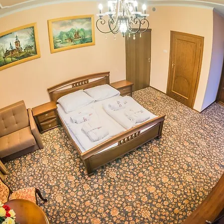 Victoria Cecchini Hotel