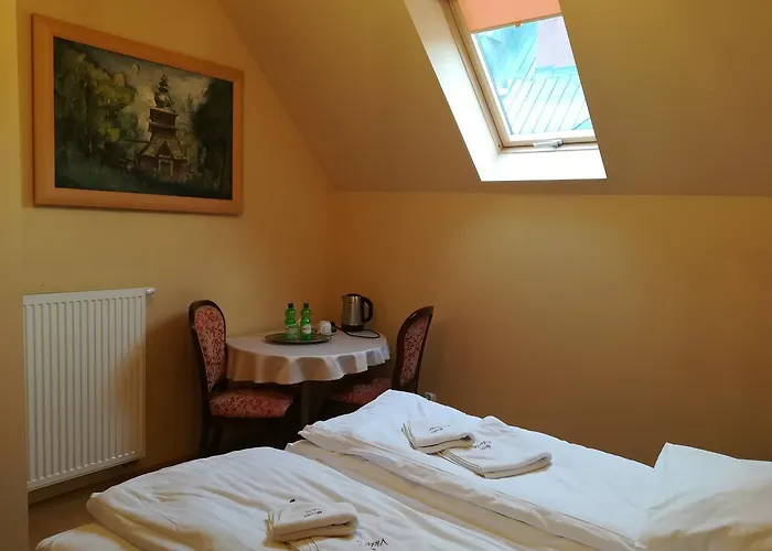 Victoria Cecchini 2*